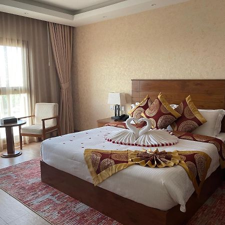 Alsahwa Hotel Seeb Exterior foto