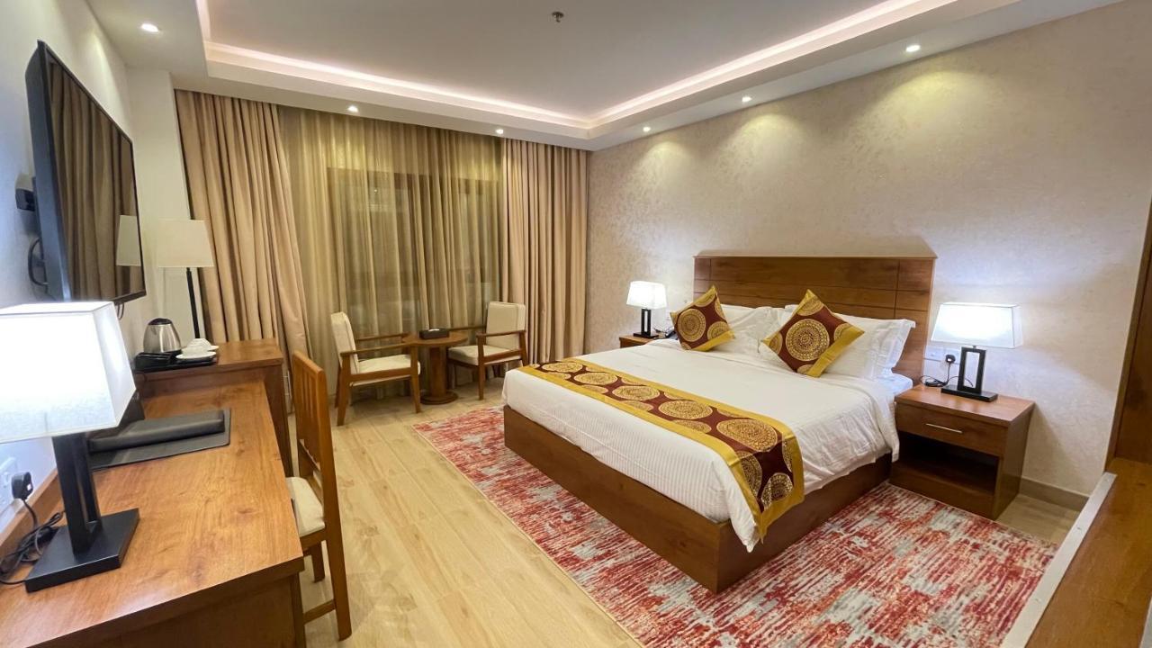 Alsahwa Hotel Seeb Exterior foto