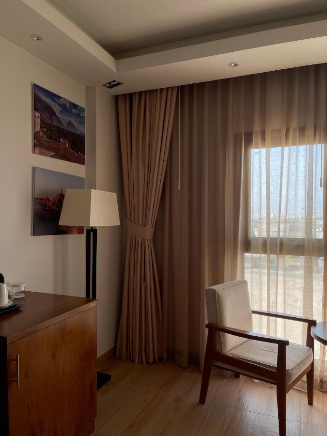 Alsahwa Hotel Seeb Exterior foto